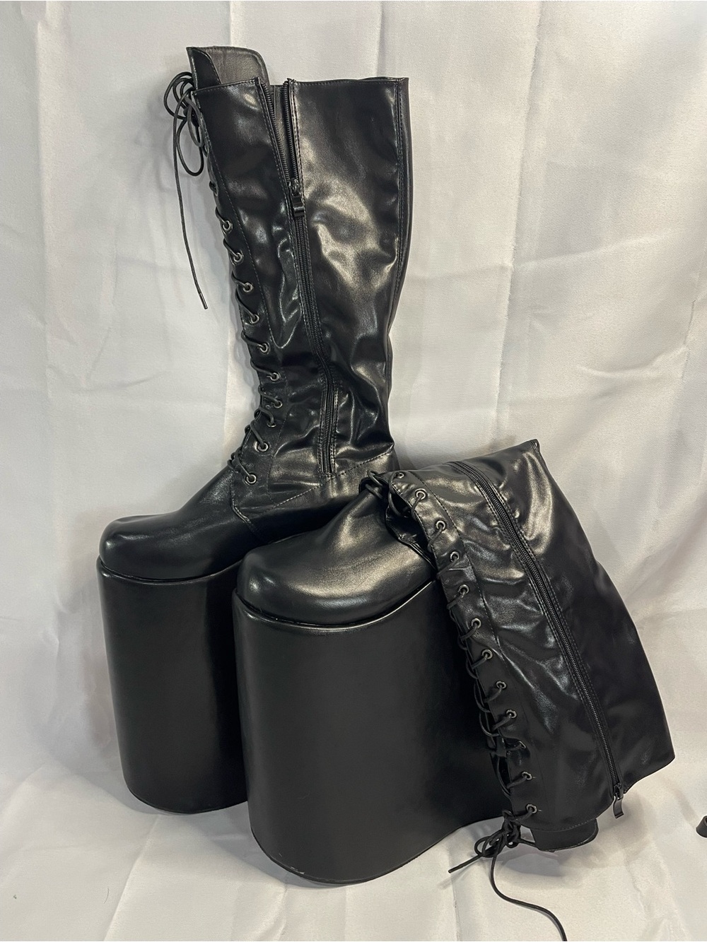 Source Unknown Black Platform Lace-Up Knee-High Boots